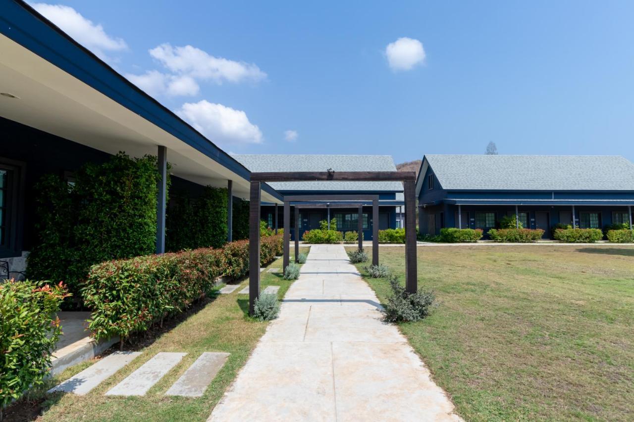 Hotel The Barn Hua Hin à Khao Tao Extérieur photo
